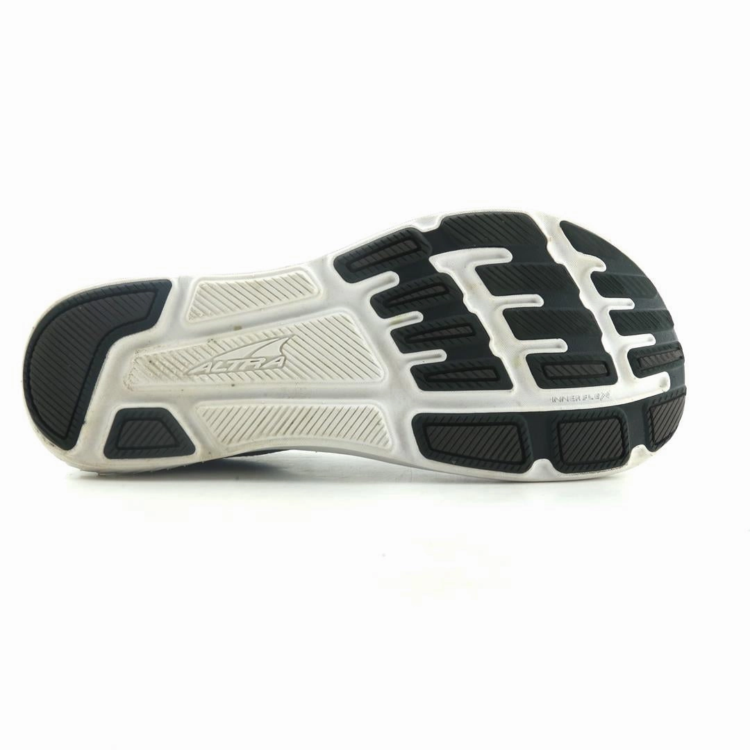 ALTRA ESCALANTE 4 lightweight athletic shoe look