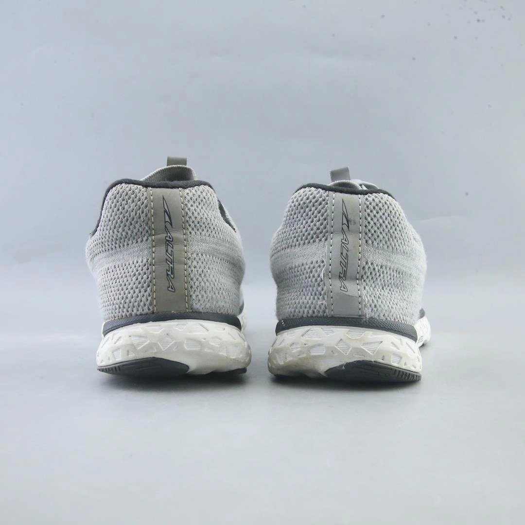 ALTRA ESCALANTE lightweight athletic shoe look