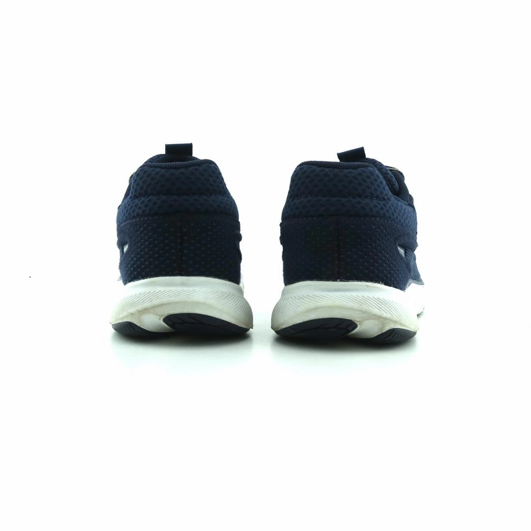 ALTRA ESCALANTE lightweight athletic shoe look