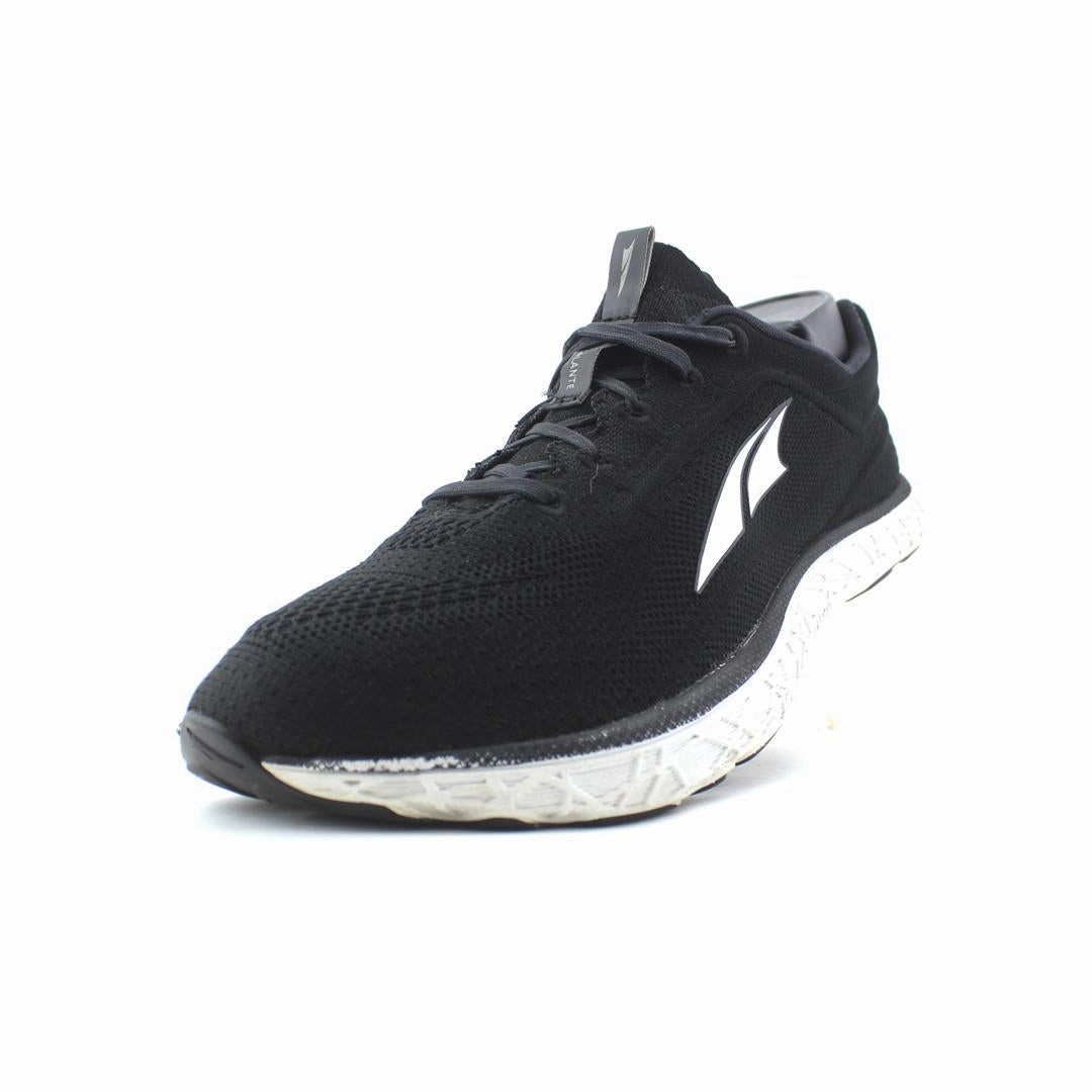 ALTRA ESCALANTE lightweight athletic shoe look