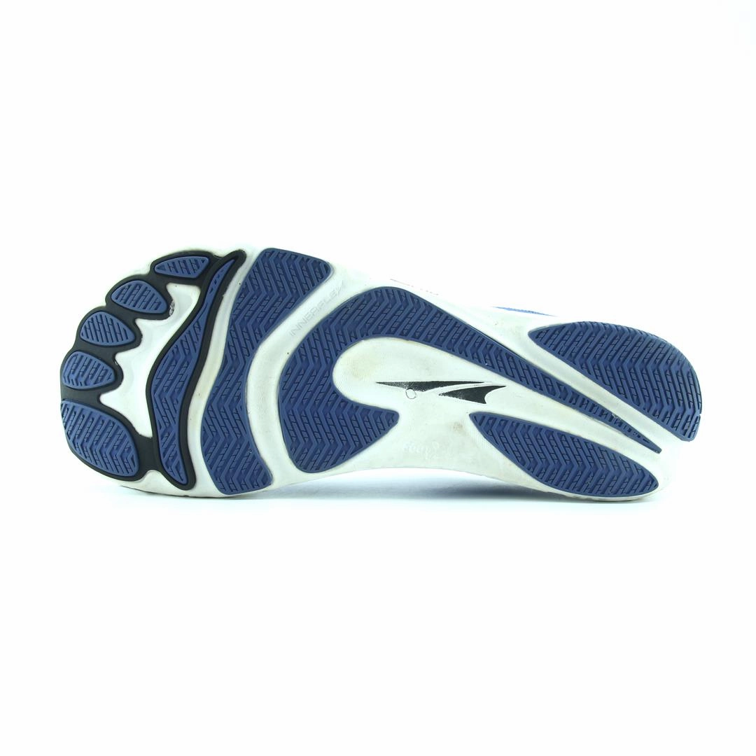 ALTRA ESCALANTE lightweight athletic shoe look