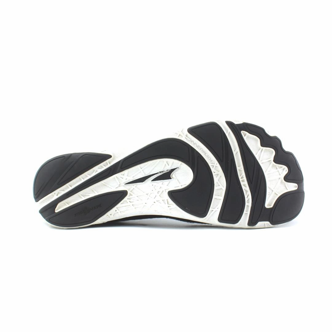 ALTRA ESCALANTE lightweight athletic shoe look
