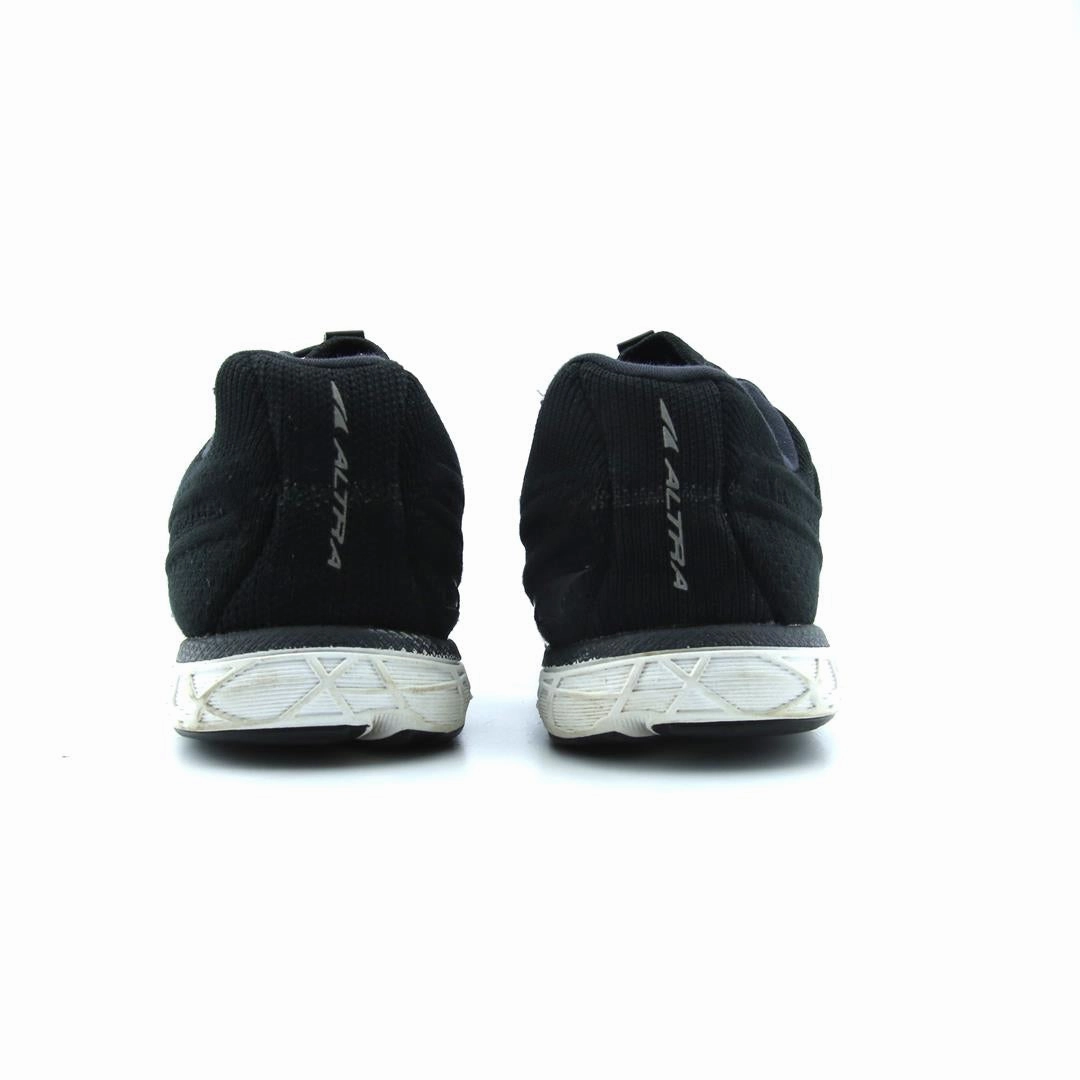 ALTRA ESCALANTE lightweight athletic shoe look