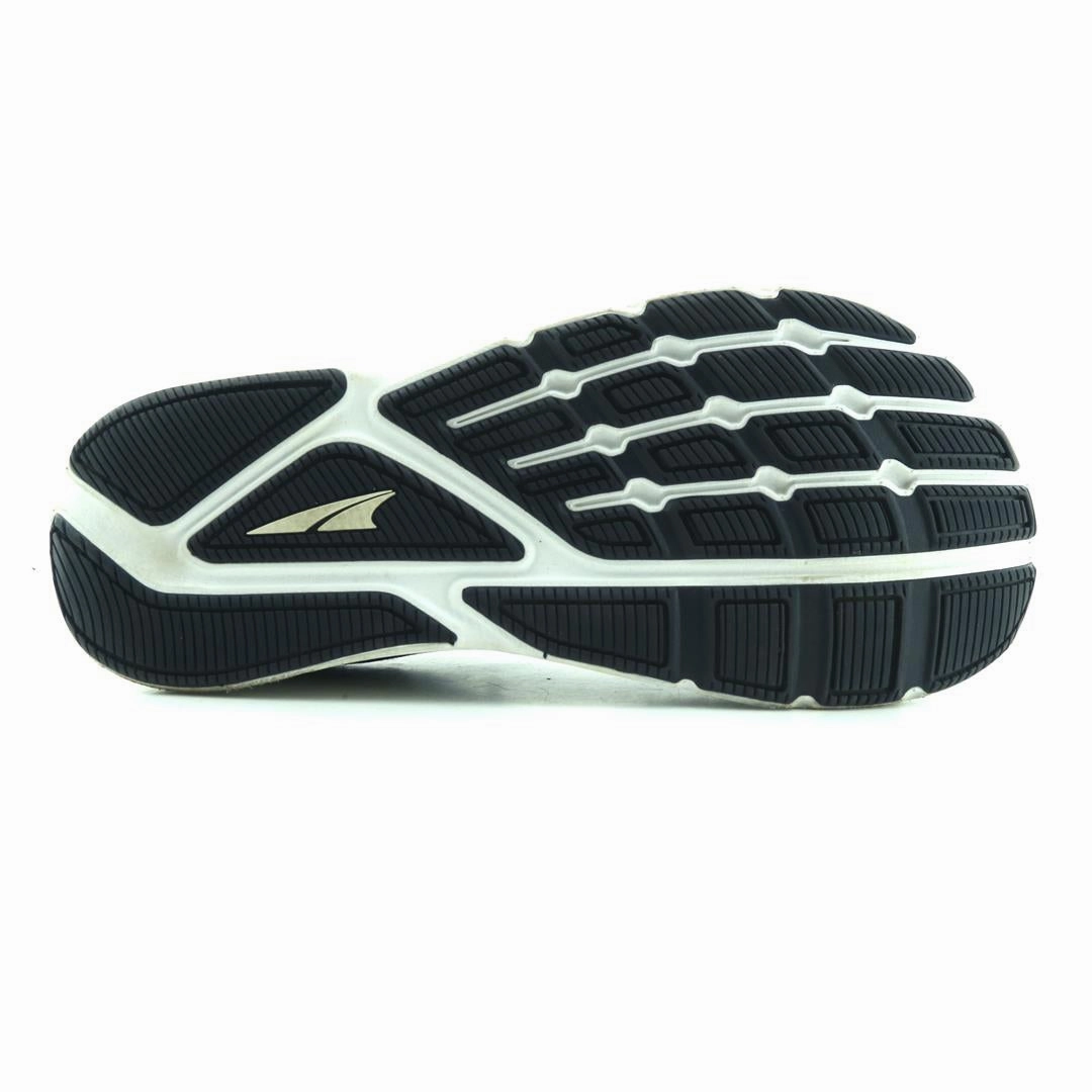 ALTRA ESCALANTE lightweight athletic shoe look