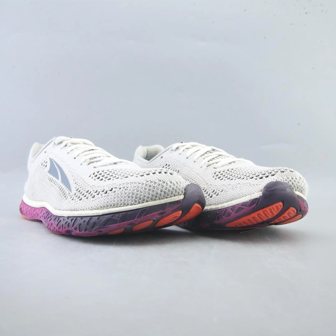 ALTRA ESCALANTE RACER lightweight athletic shoe look
