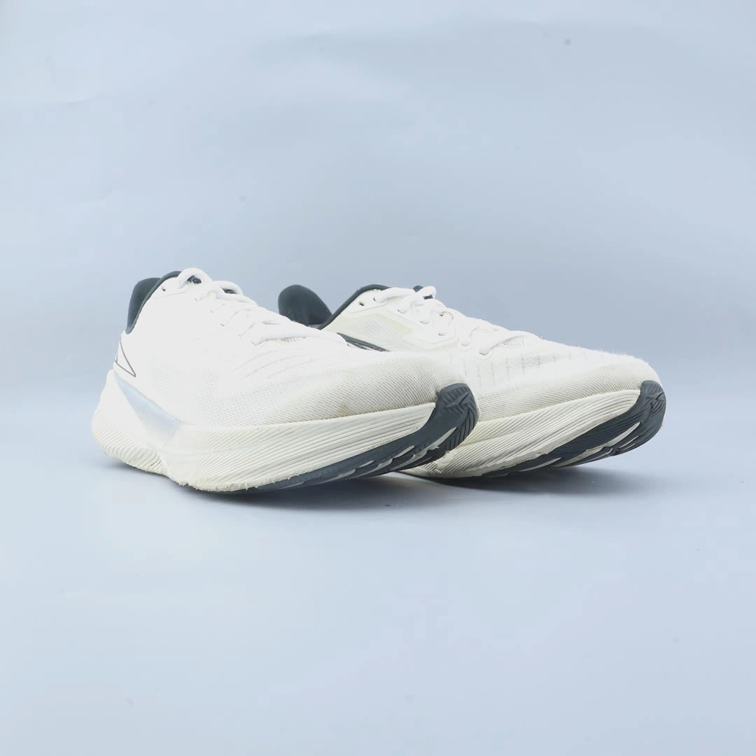 ALTRA EXPERIENCE FLOW lightweight athletic shoe look
