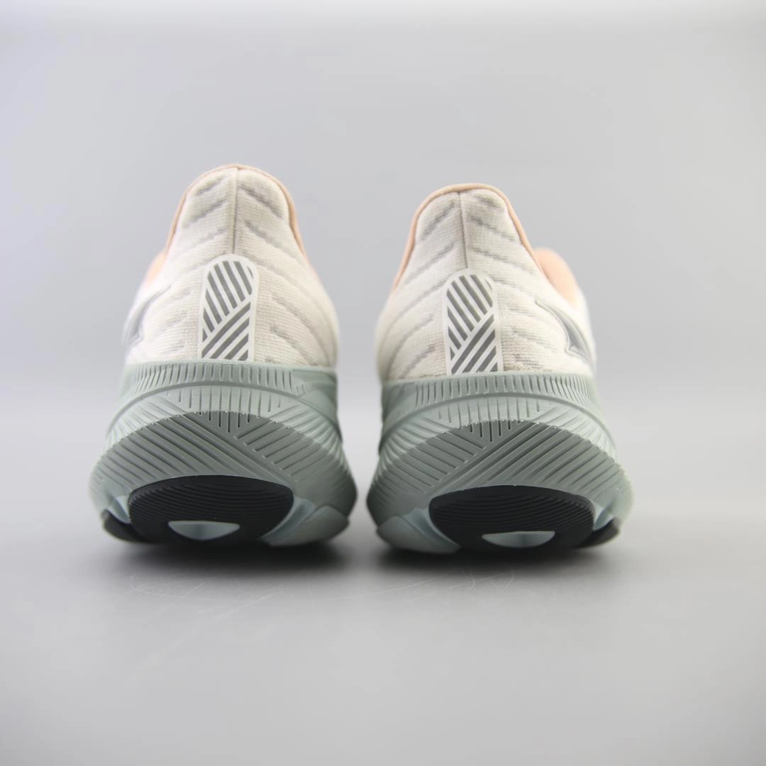 ALTRA FWD EXPERIENCE lightweight athletic shoe look
