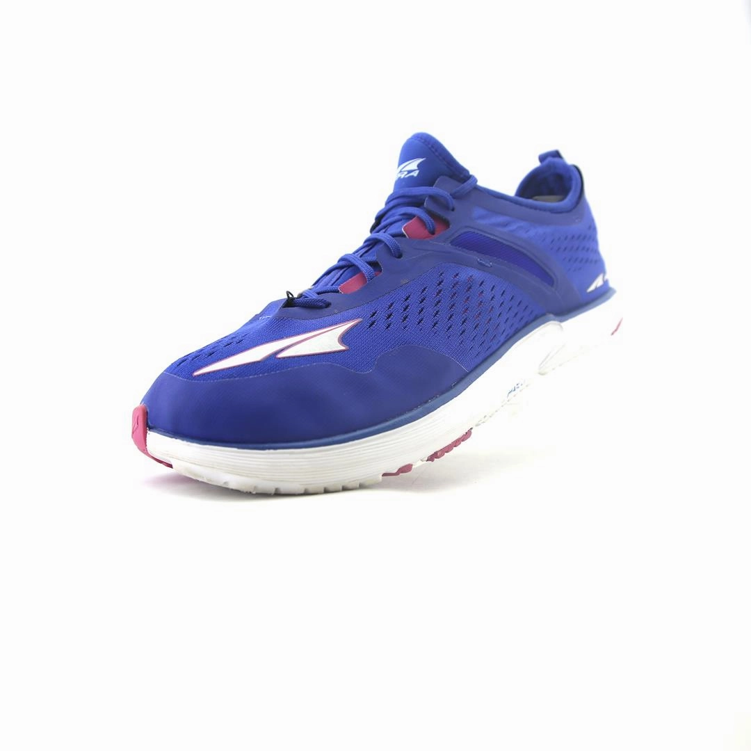 ALTRA KAYENTA lightweight athletic shoe look