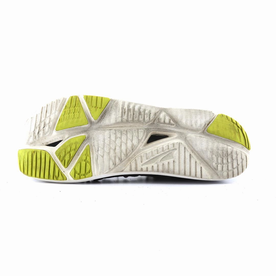 ALTRA KAYENTA lightweight athletic shoe look