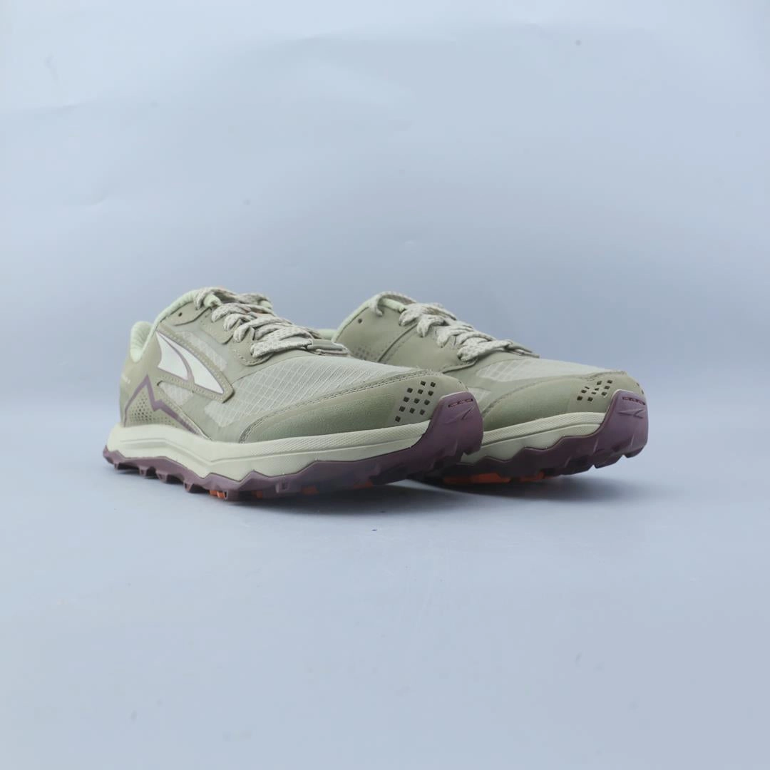 ALTRA  LONE PEAK 5 lightweight athletic shoe look