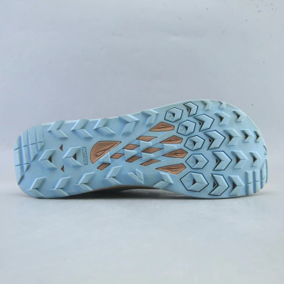 ALTRA LONE PEAK 7 lightweight athletic shoe look