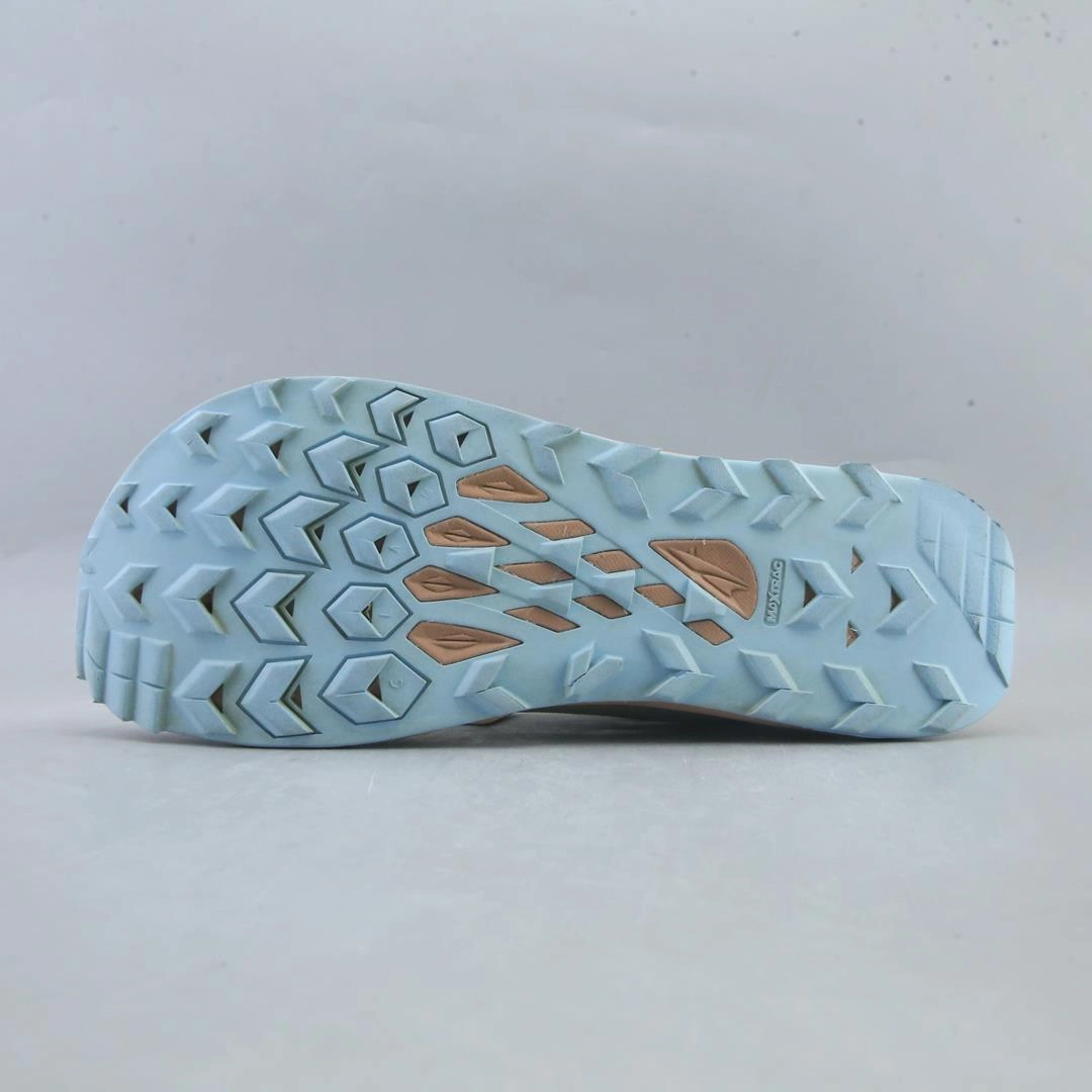 ALTRA LONE PEAK 7 lightweight athletic shoe look