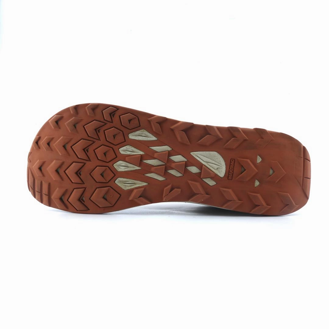 ALTRA LONE PEAK 7 lightweight athletic shoe look