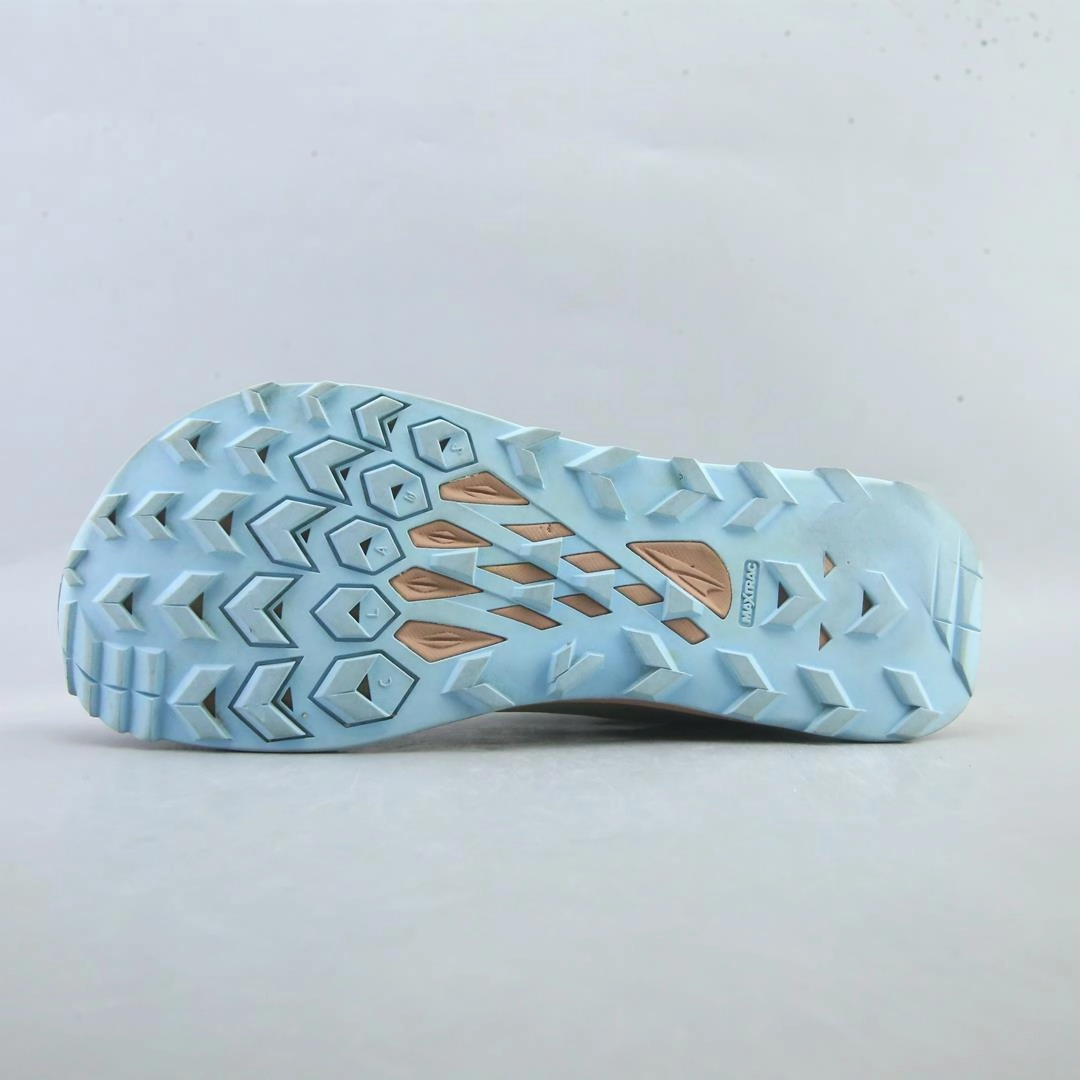 ALTRA LONE PEAK 7 lightweight athletic shoe look