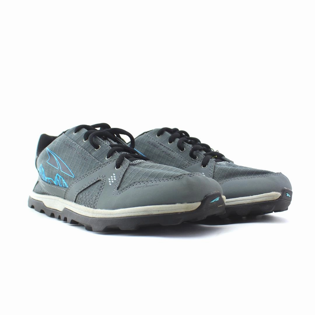 ALTRA LONE PEAK lightweight athletic shoe look