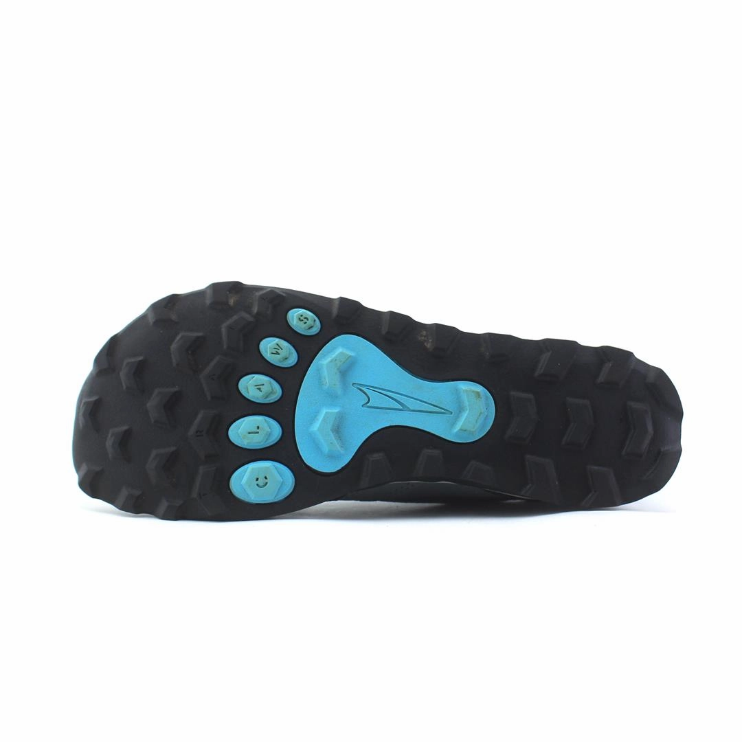 ALTRA LONE PEAK lightweight athletic shoe look