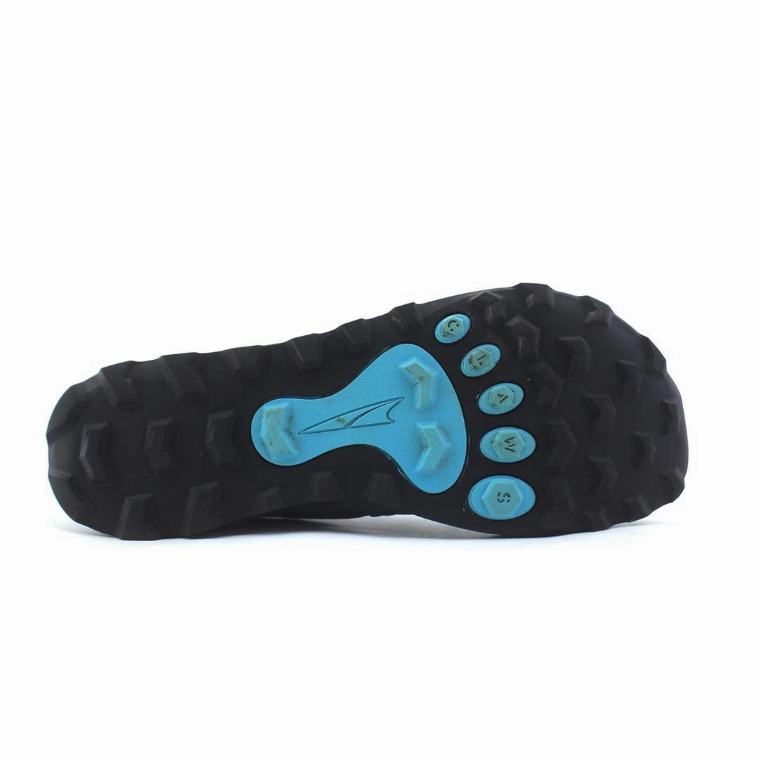 ALTRA LONE PEAK lightweight athletic shoe look