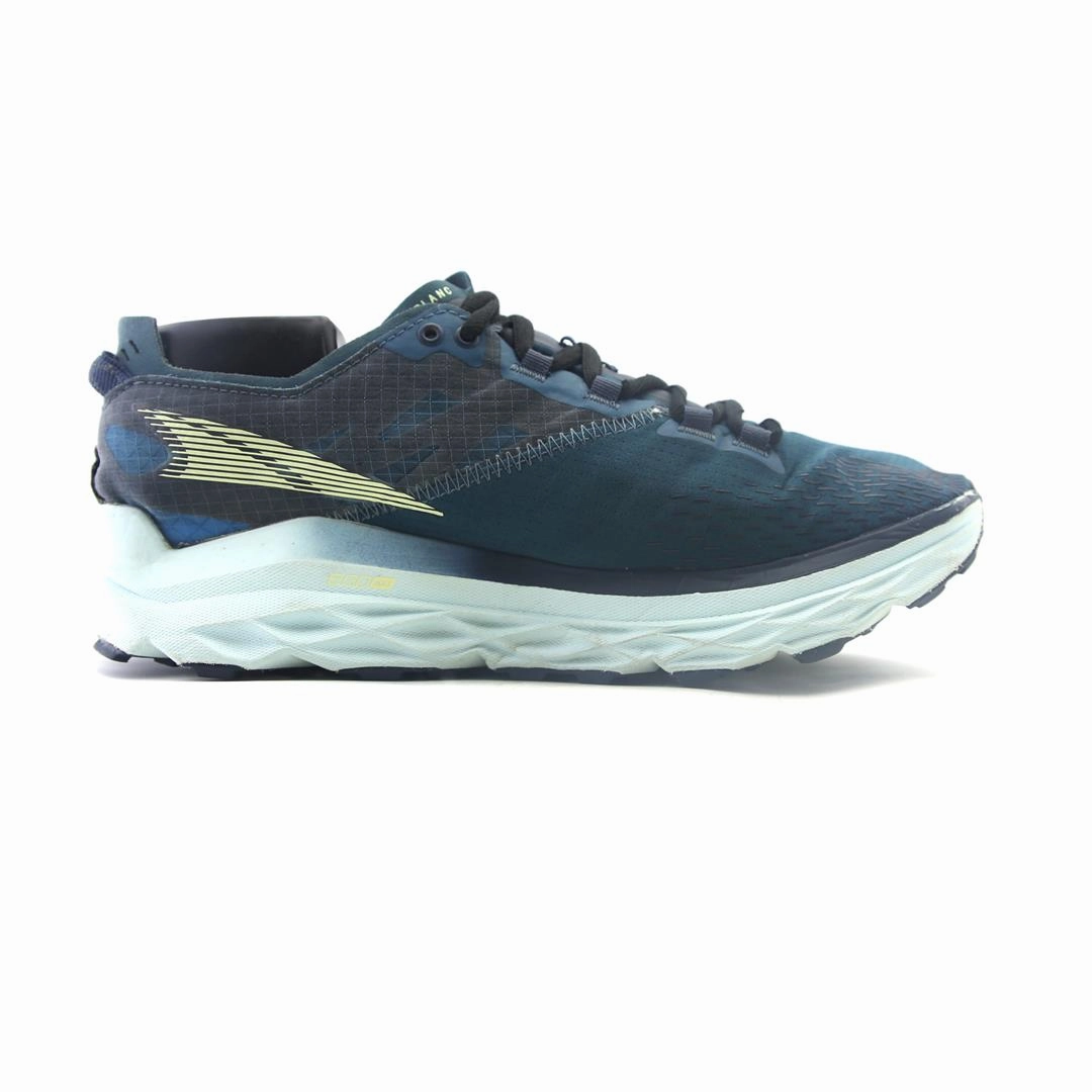 ALTRA MONT BLANC lightweight athletic shoe look