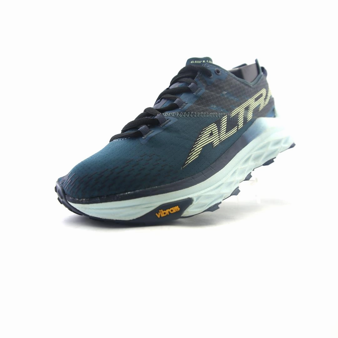 ALTRA MONT BLANC lightweight athletic shoe look