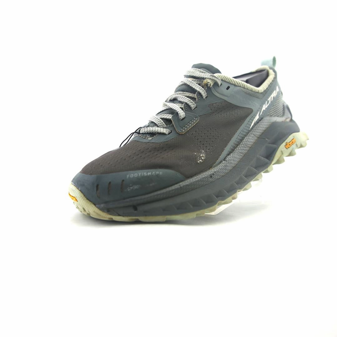 ALTRA OLYMPUS 4.0 lightweight athletic shoe look