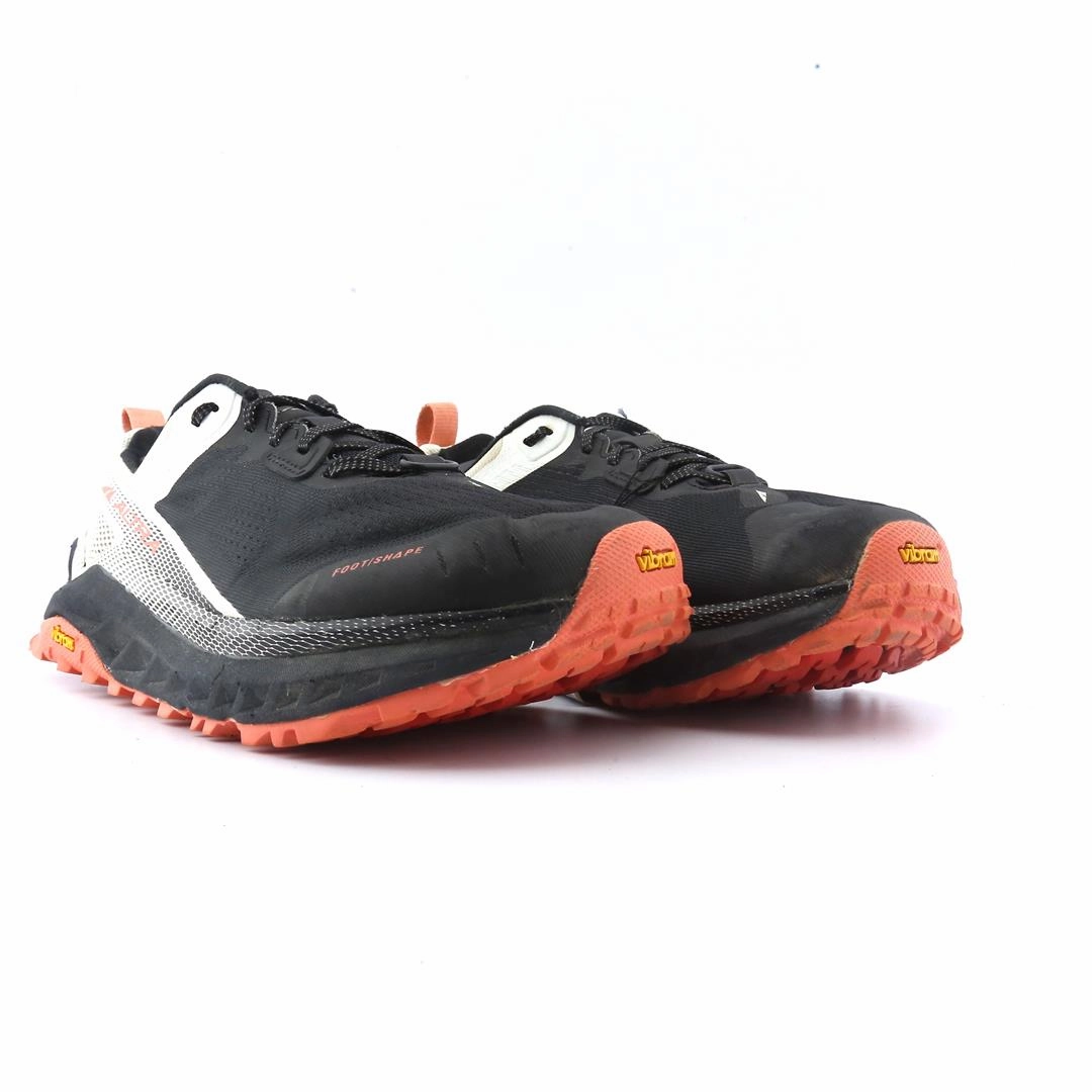 ALTRA OLYMPUS 4 lightweight athletic shoe look