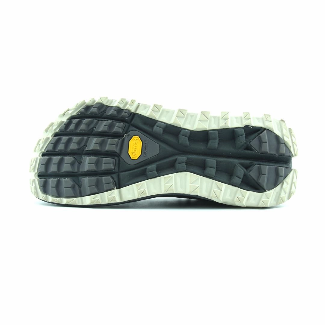 ALTRA OLYMPUS 5 lightweight athletic shoe look