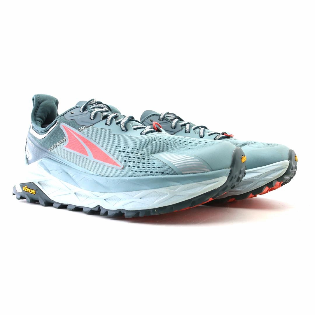 ALTRA OLYMPUS 5 lightweight athletic shoe look