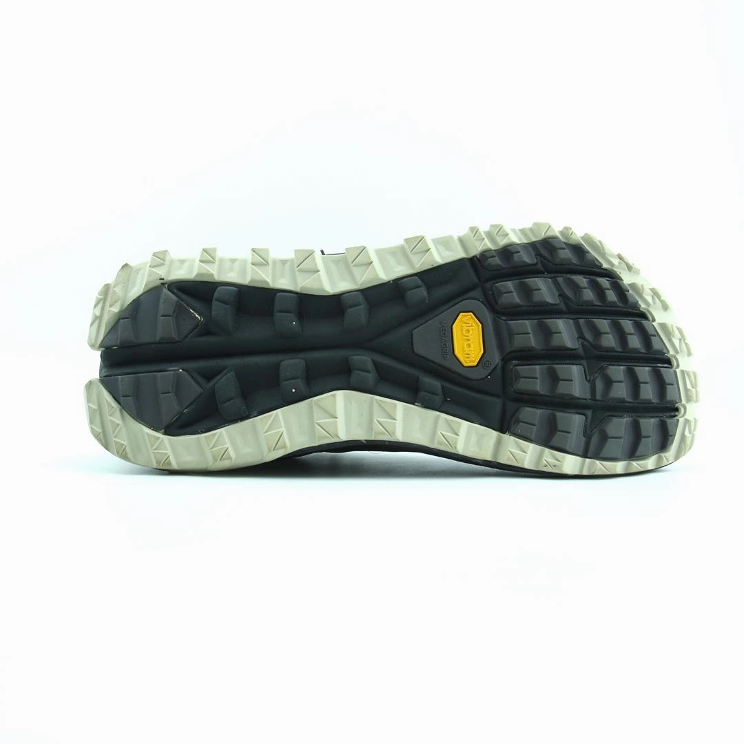 ALTRA OLYMPUS 5 lightweight athletic shoe look