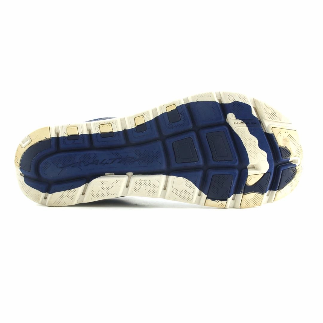 ALTRA ONE V3 lightweight athletic shoe look