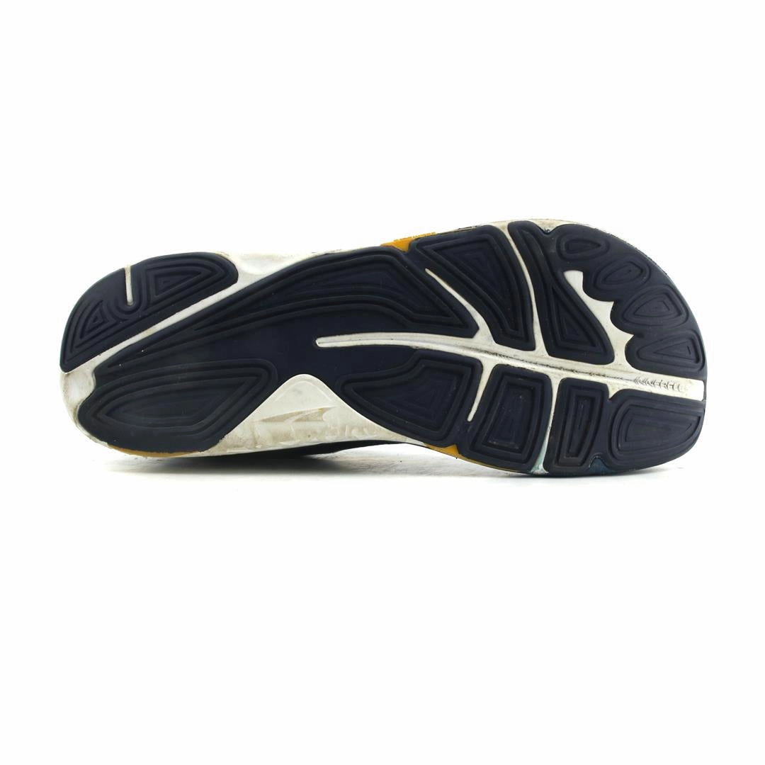 ALTRA PARADIGM 4.5 lightweight athletic shoe look