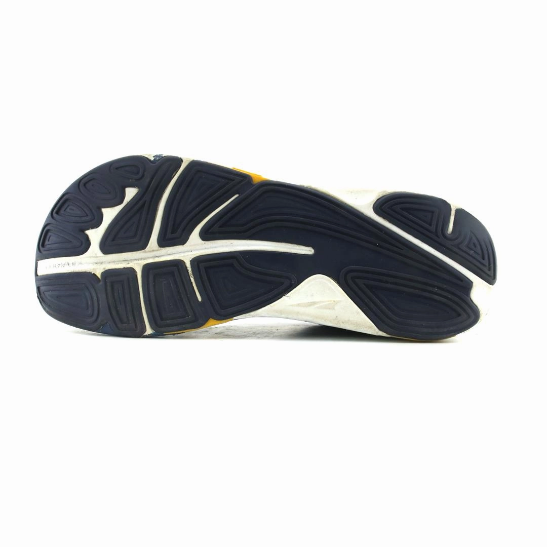 ALTRA PARADIGM 4.5 lightweight athletic shoe look