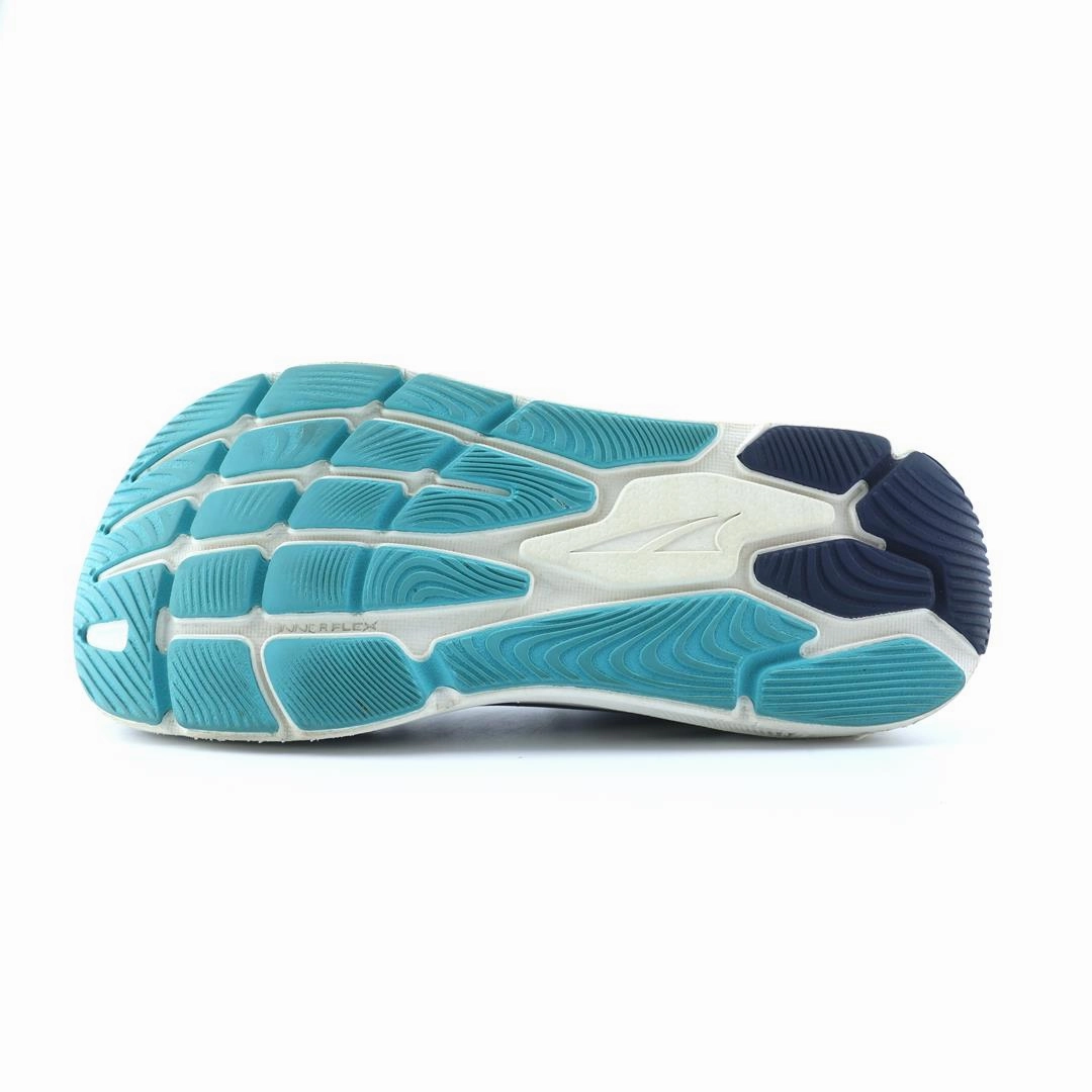 ALTRA PARADIGM 6 lightweight athletic shoe look