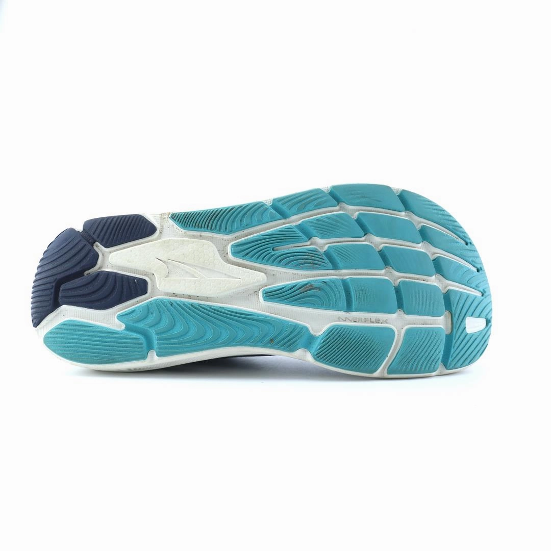 ALTRA PARADIGM 6 lightweight athletic shoe look