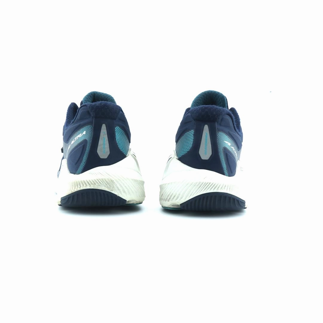 ALTRA PARADIGM 6 lightweight athletic shoe look