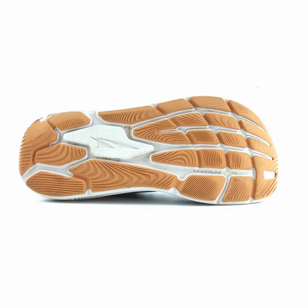 ALTRA PARADIGM 6 lightweight athletic shoe look