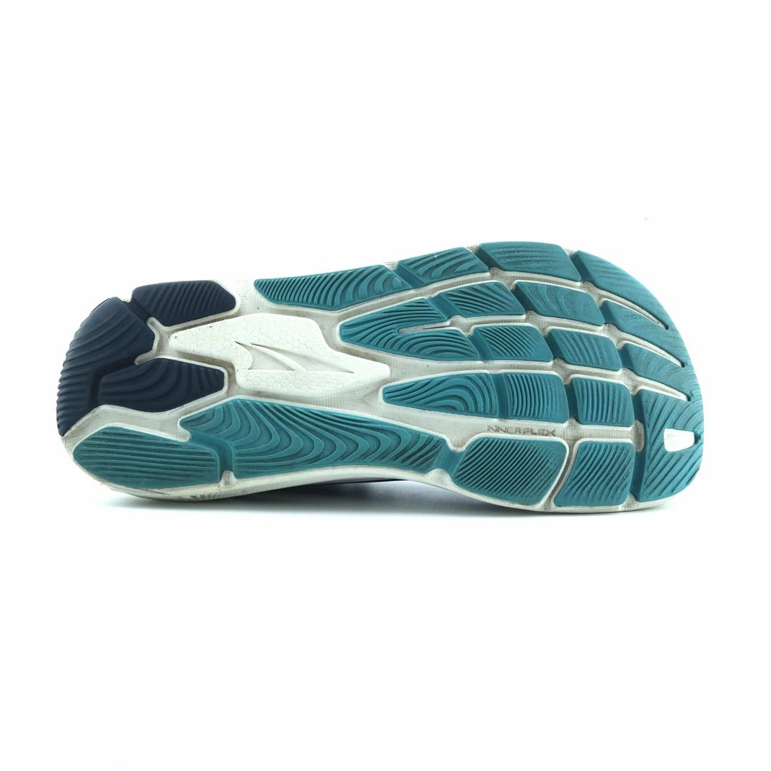 ALTRA PARADIGM 6 lightweight athletic shoe look