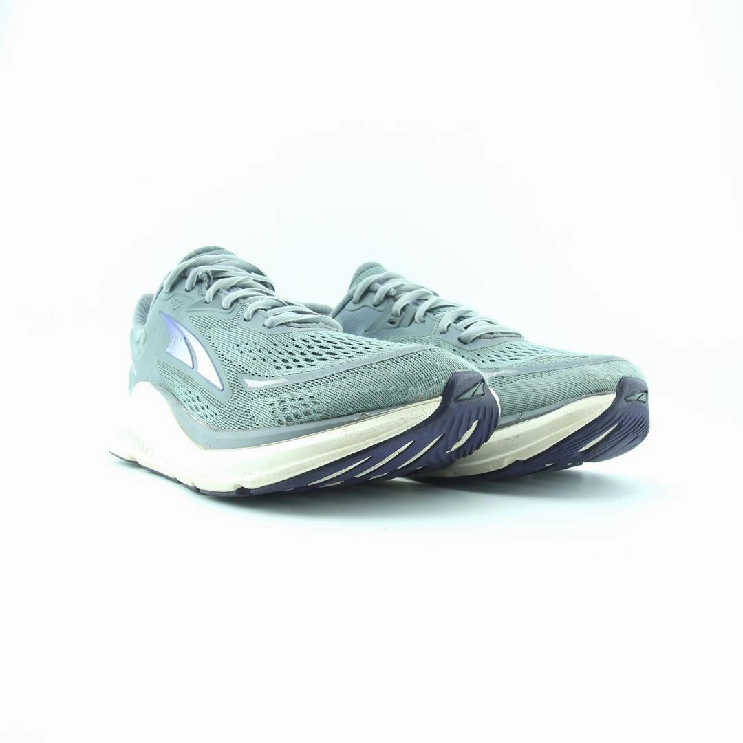 ALTRA PARADIGM 6 lightweight athletic shoe look