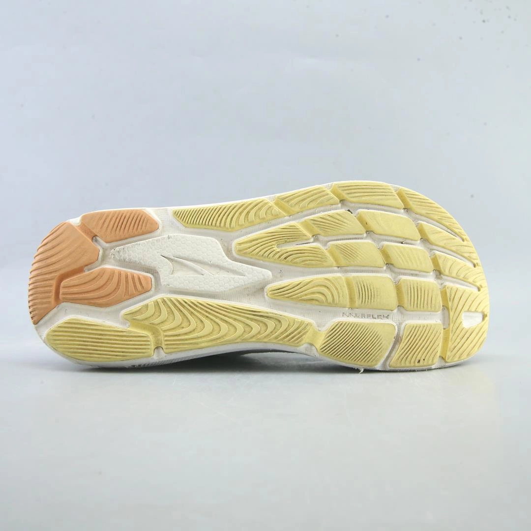 ALTRA PARADIGM 6 lightweight athletic shoe look
