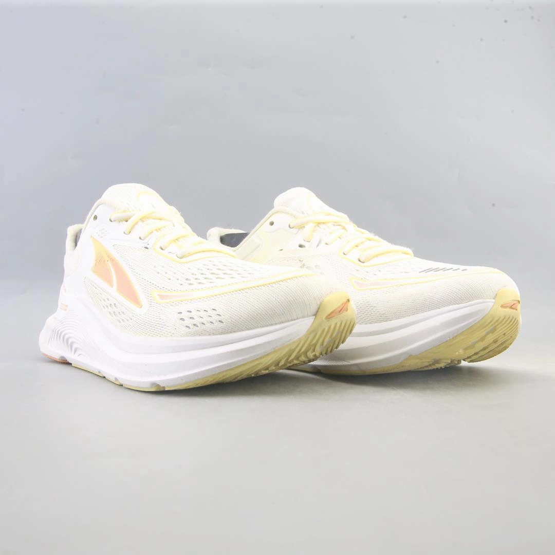 ALTRA PARADIGM 6 lightweight athletic shoe look