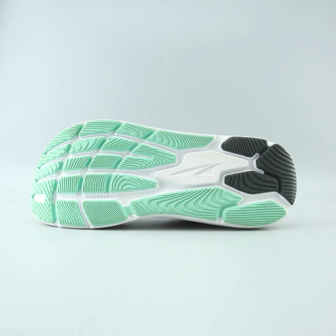 ALTRA PARADIGM 6 lightweight athletic shoe look