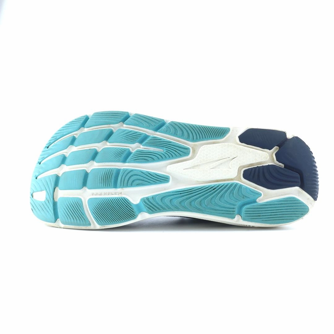 ALTRA PARADIGM 6 lightweight athletic shoe look