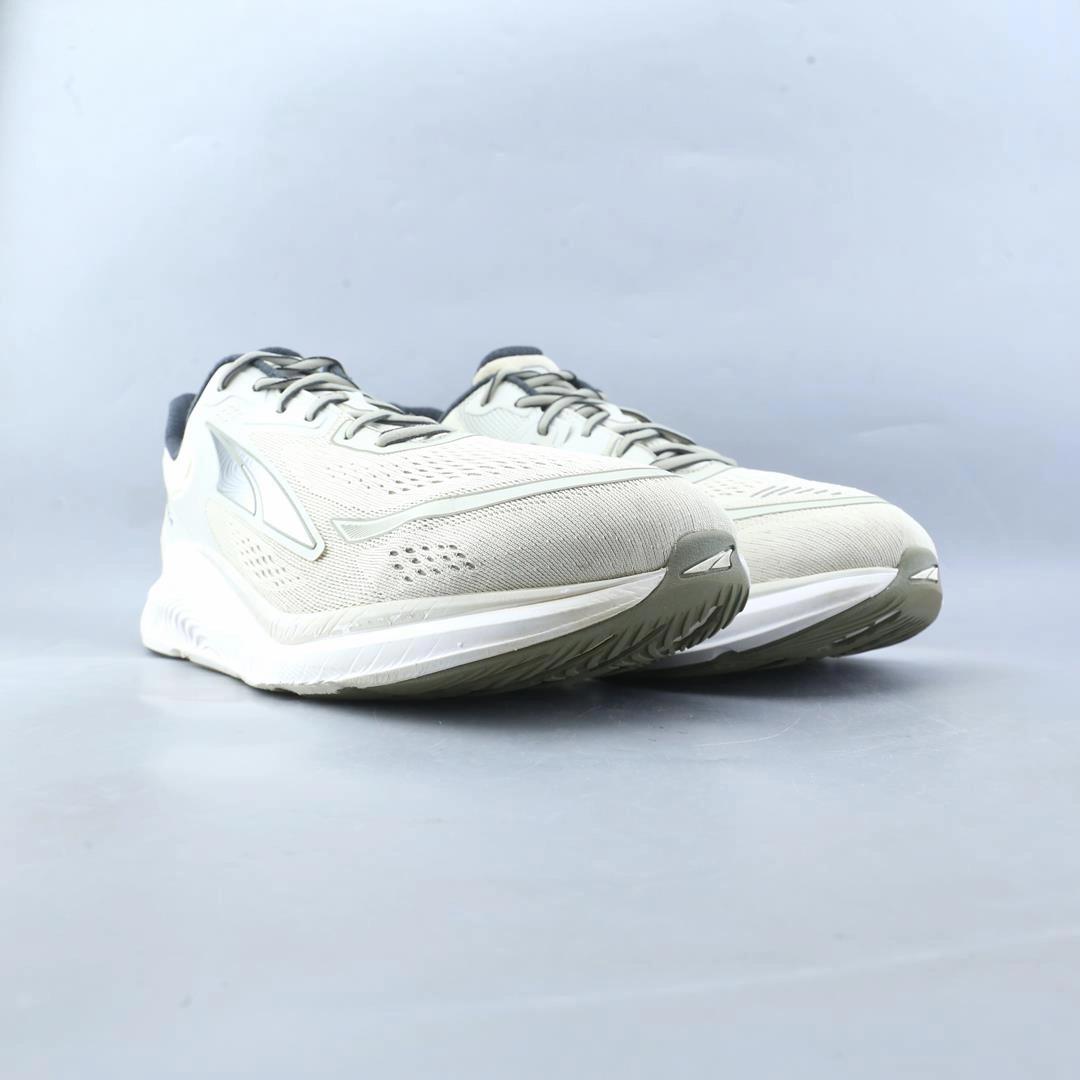 ALTRA PARADIGM 6 lightweight athletic shoe look