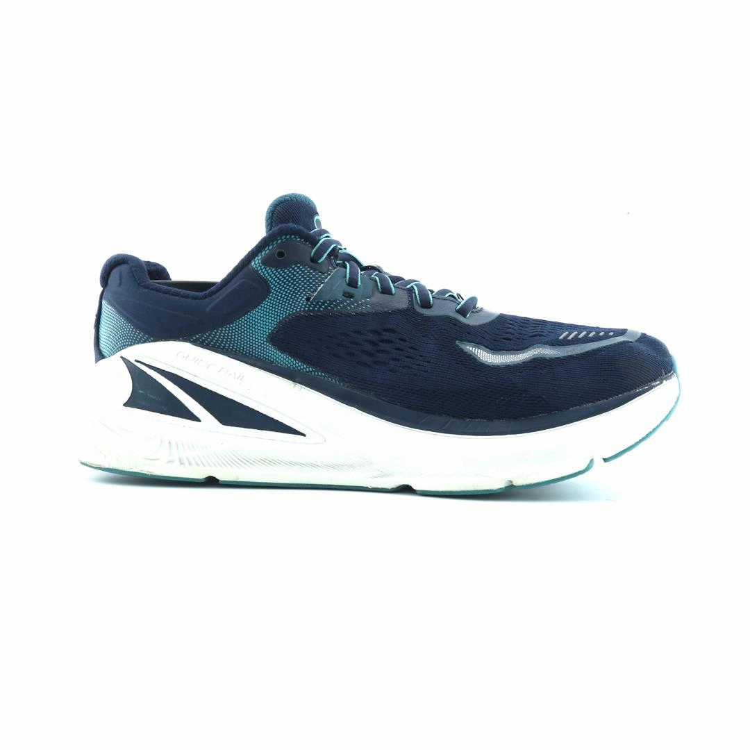 ALTRA PARADIGM 6 lightweight athletic shoe look