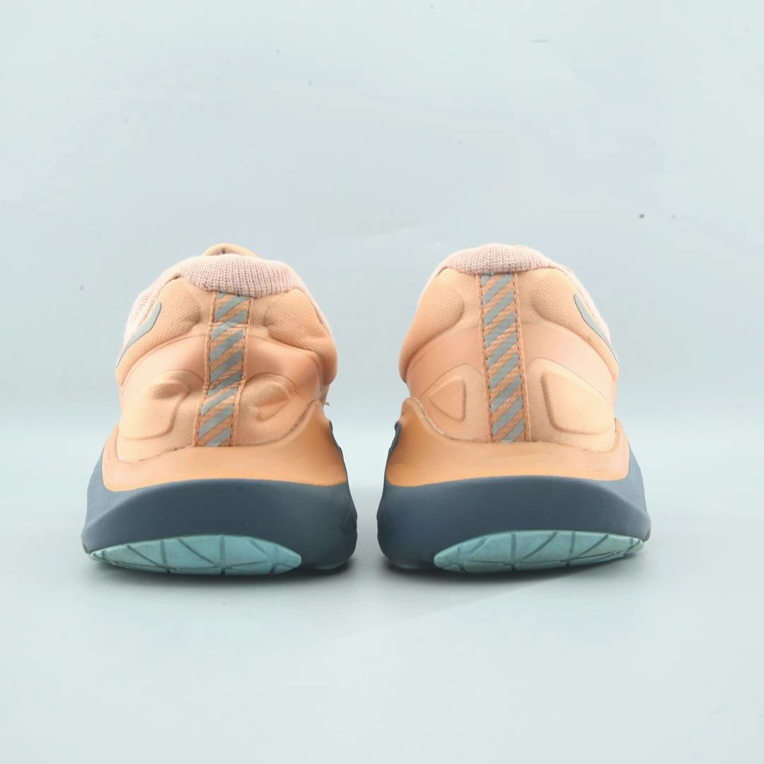 ALTRA PARADIGM 7 lightweight athletic shoe look