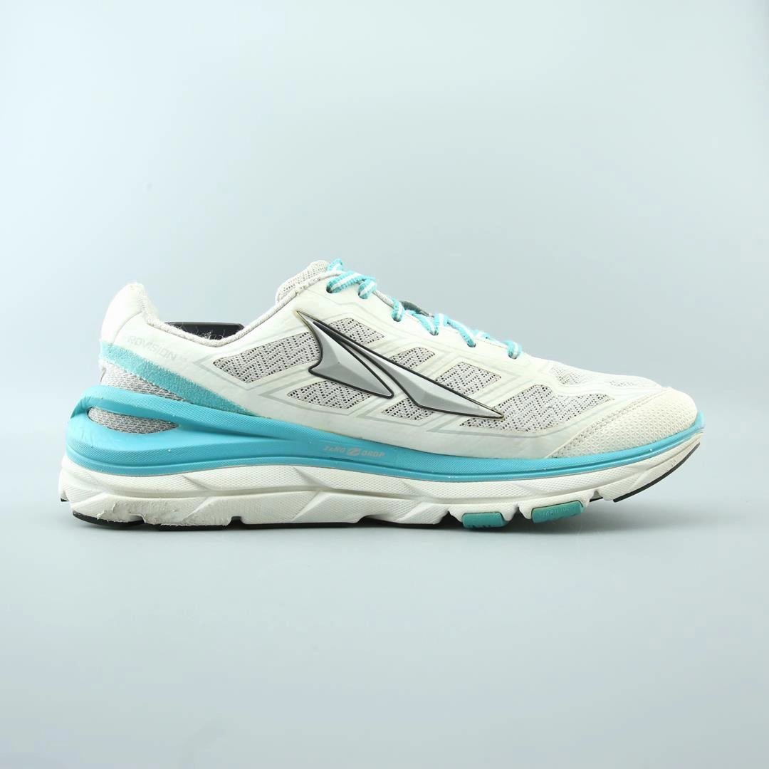 ALTRA PROVISION 3.5 lightweight athletic shoe look