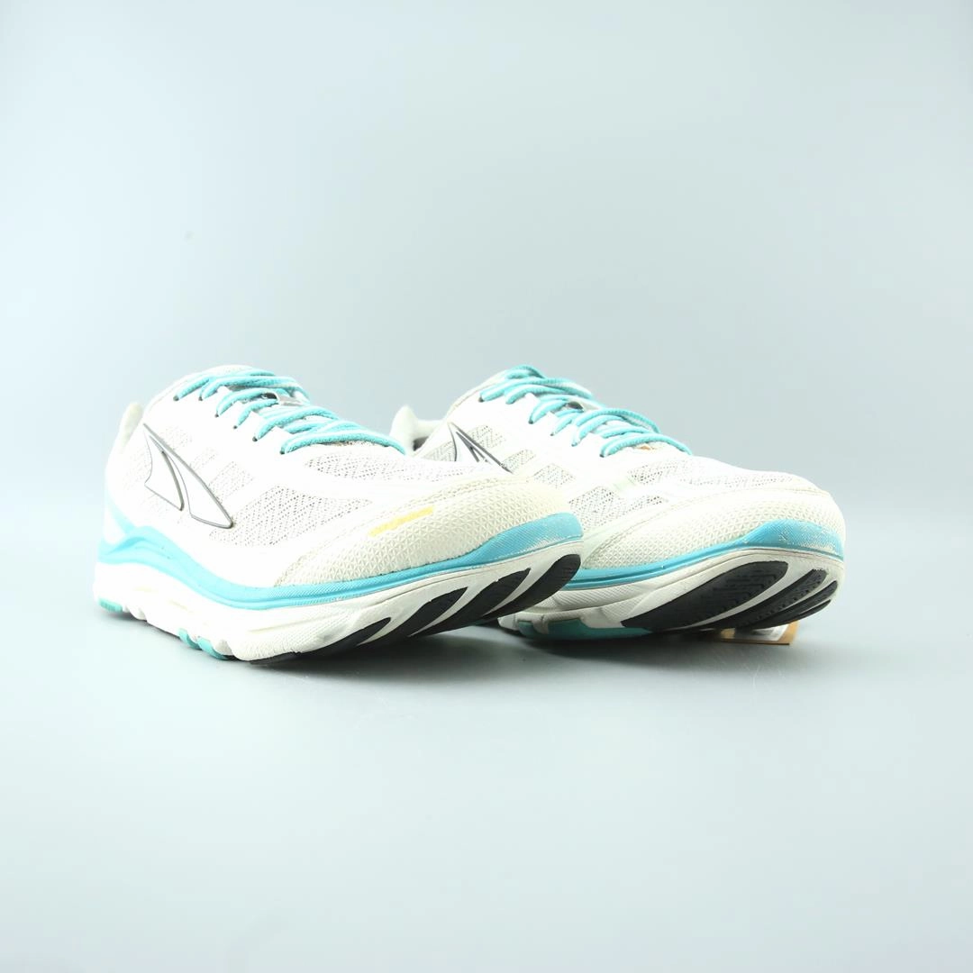 ALTRA PROVISION 3.5 lightweight athletic shoe look