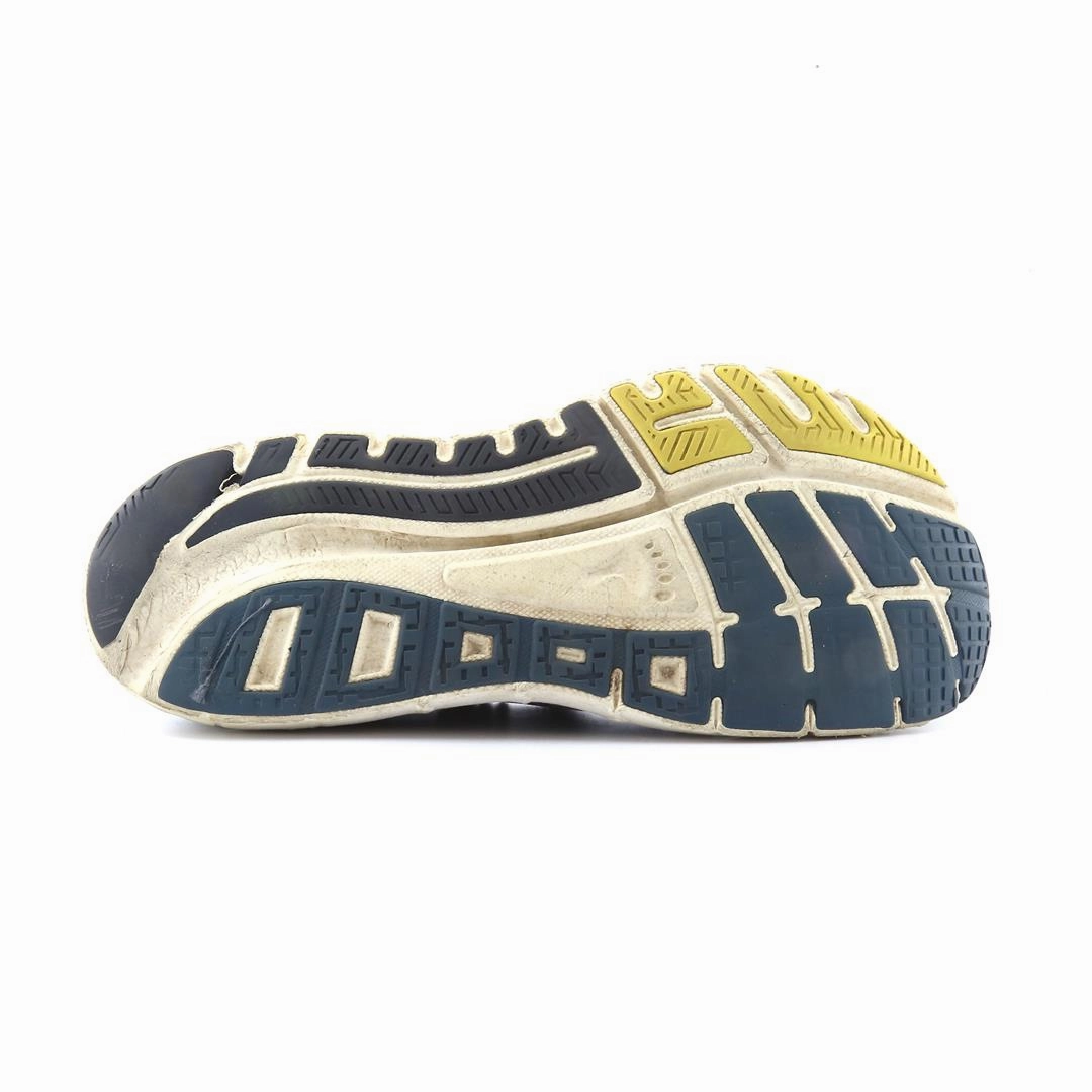 ALTRA PROVISION 4 lightweight athletic shoe look