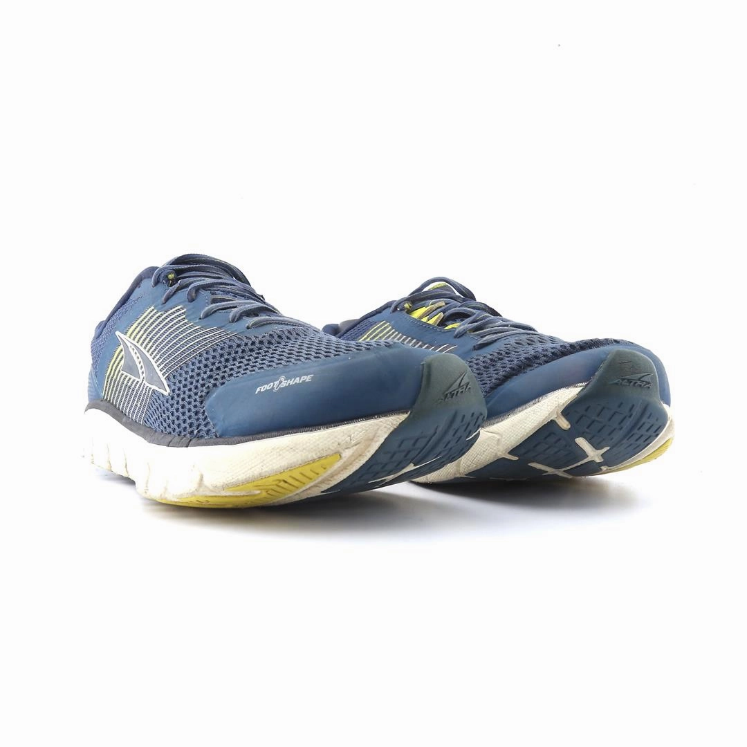 ALTRA PROVISION 4 lightweight athletic shoe look
