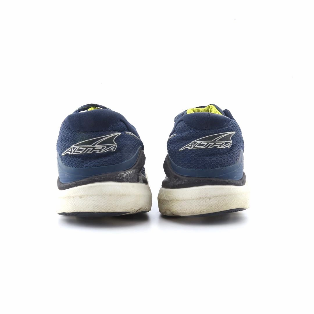 ALTRA PROVISION 4 lightweight athletic shoe look