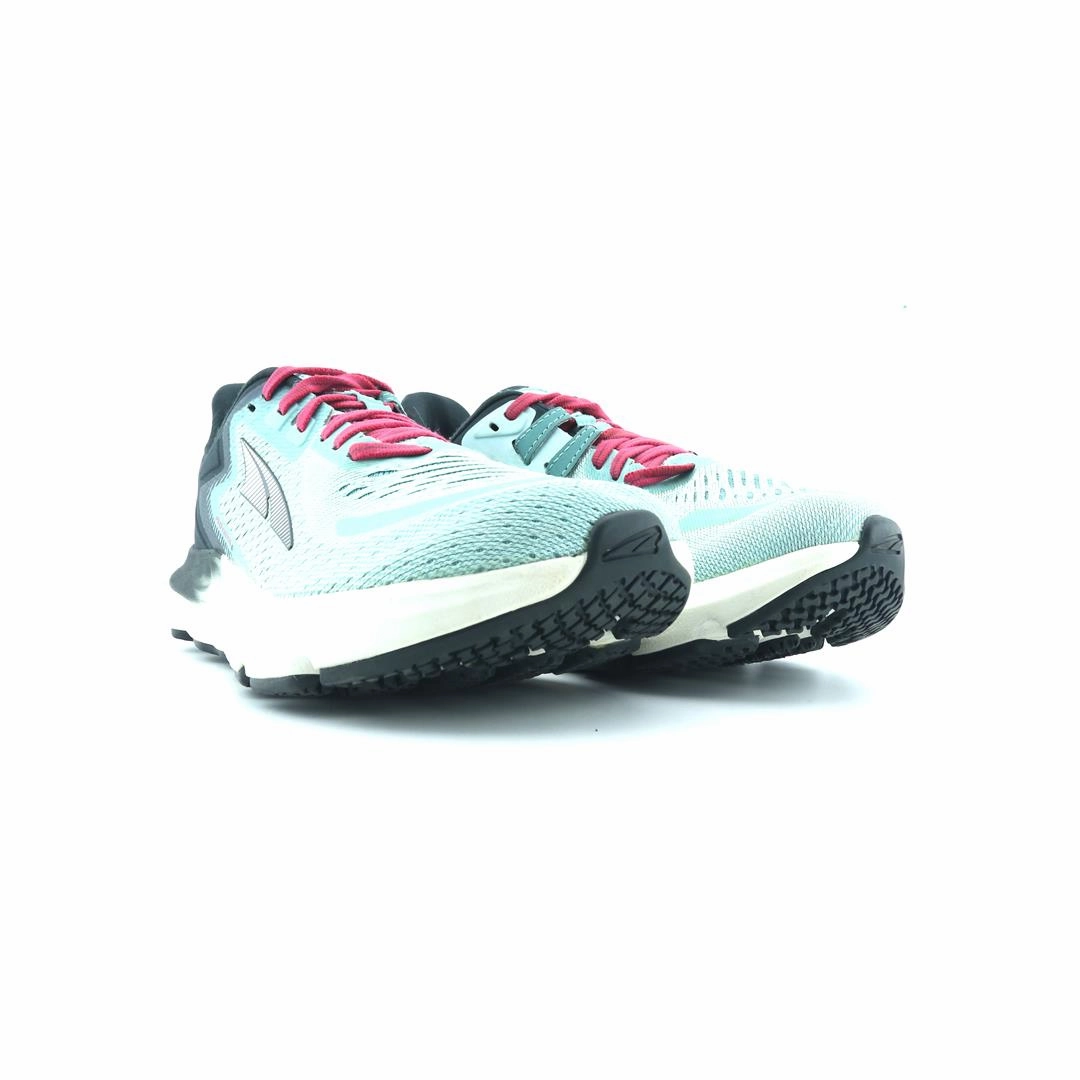 ALTRA PROVISION 6 lightweight athletic shoe look